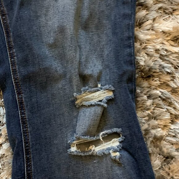 Women's No Boundaries Distressed Denim Blue Jeans 21 RN# 52469 - Picture 2 of 6